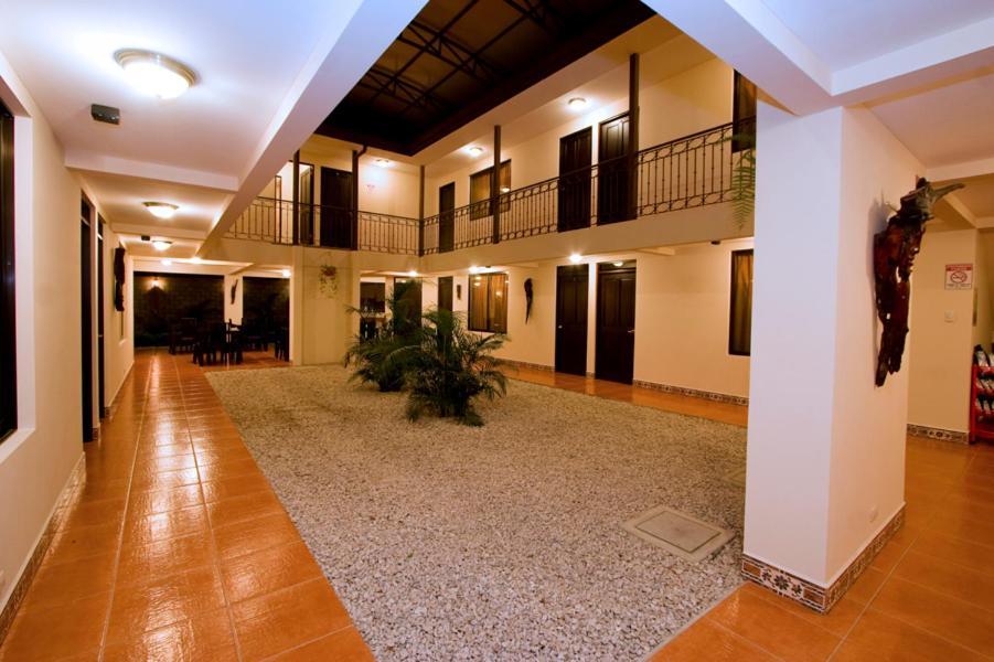 Hotel El Cerro Liberia Exteriör bild
